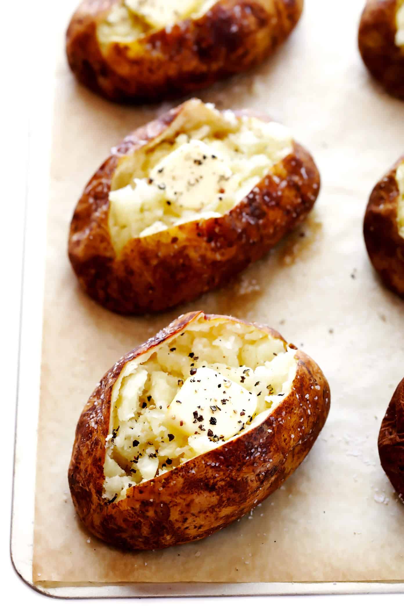 Easy Oven Baked Potato Recipe: Russets & Butter for Fluffy Perfection