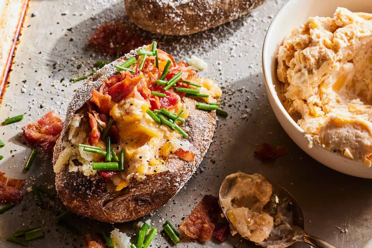 Steakhouse Quality Baked Potatoes: Secrets for Crispy & Fluffy Results